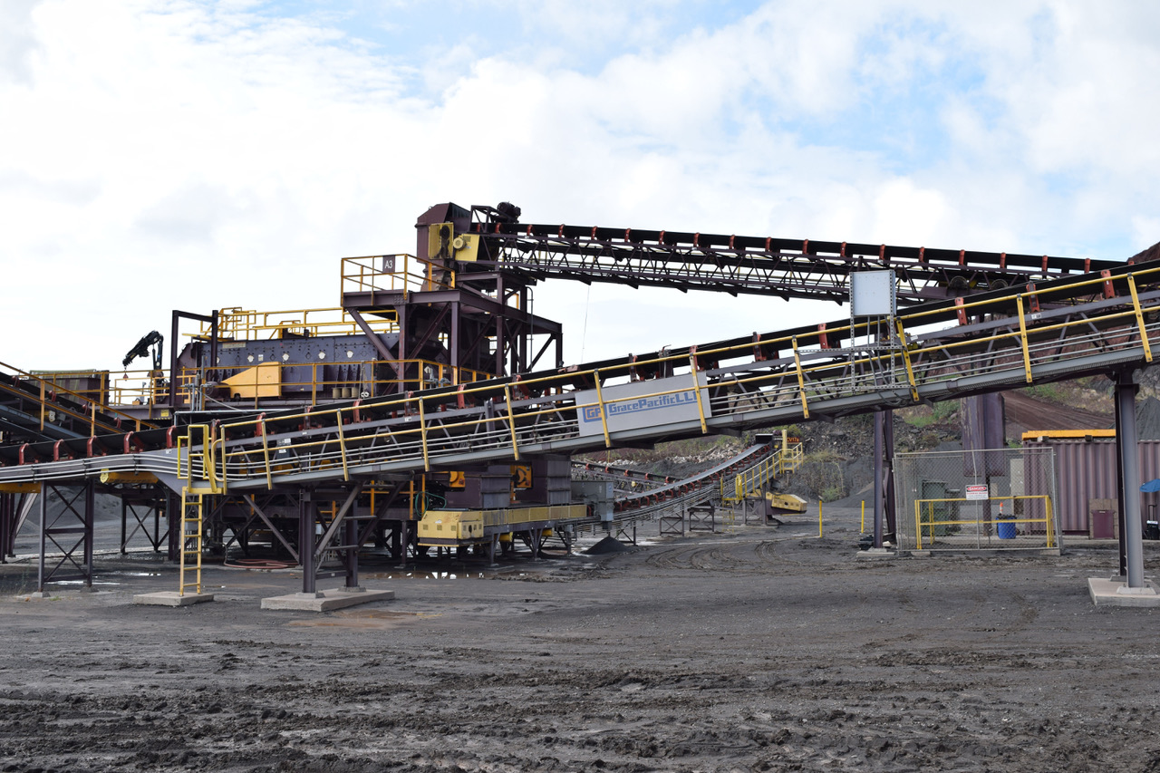 Aggregate processing facilities and conveyors at Makakilo Quarry.