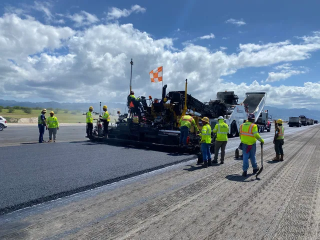 Asphalt placement on Runway 8L